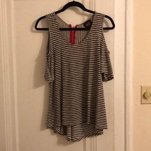 shoulder cut out t shirt